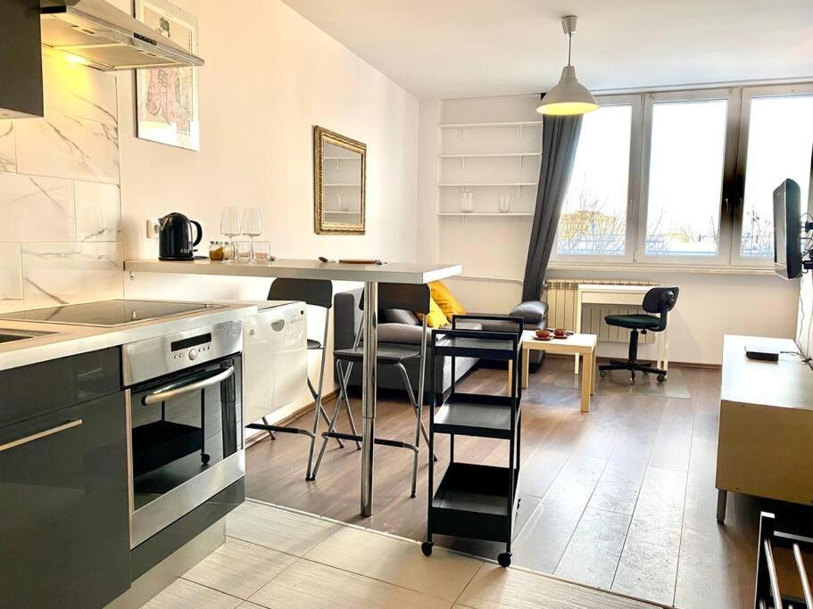 Studio Muranow By Esteum Host Apartman Varsó Kültér fotó